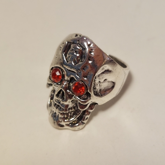 Skull Ring Silver Tone Red Rhinestone Eyes Size 10 Gothic Punk Biker Jewelry - Picture 6 of 10